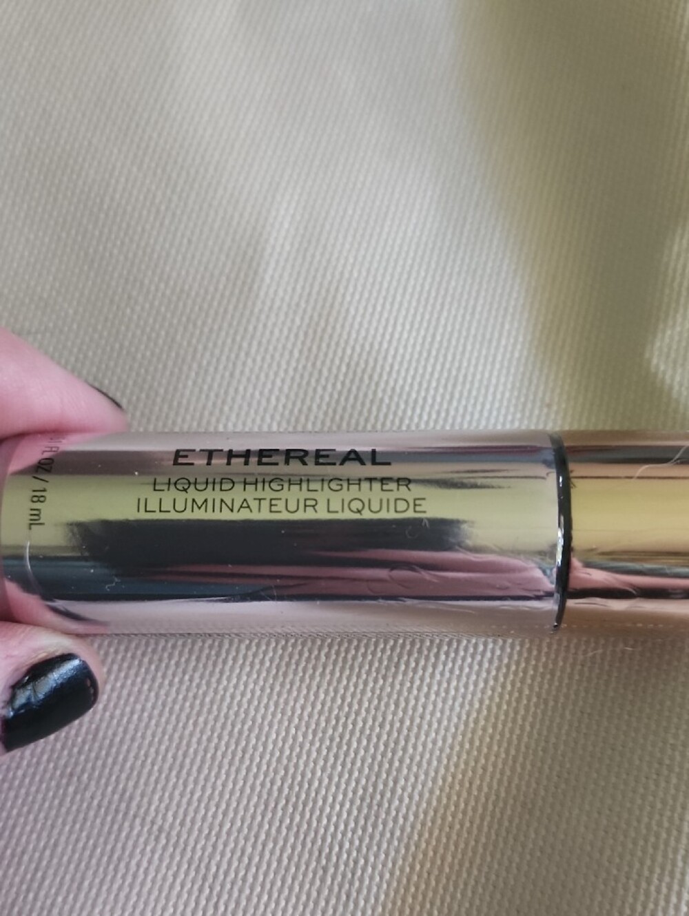 Revolution Fast Base Liquid Highlighter - Liquid Ethereal - Picture 2 of 3